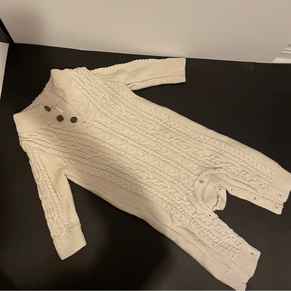 Baby Gap One-Piece Knit Romper - 6-12 months